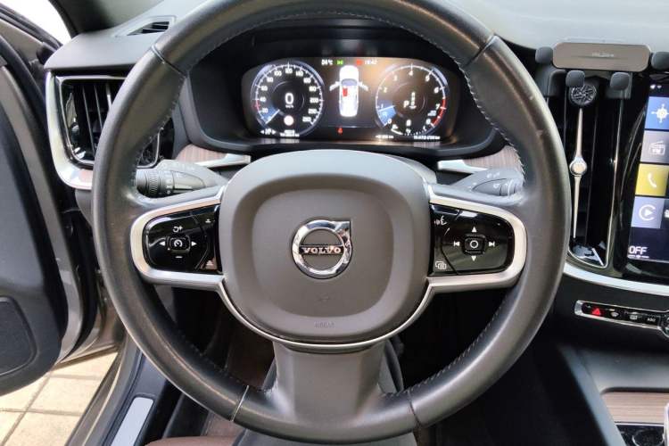 Used Volvo S60 2022 B4 Zhiyuan Luxury Edition Steering Wheel