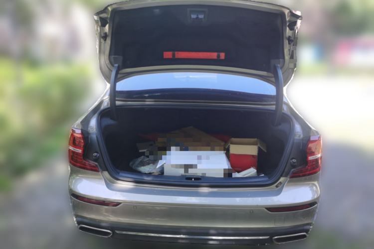 Used Volvo S60 2022 B4 Zhiyuan Luxury Edition Trunk