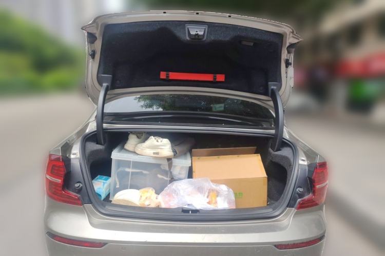 Used Volvo S60 2022 B4 Zhiyuan Luxury Edition Trunk