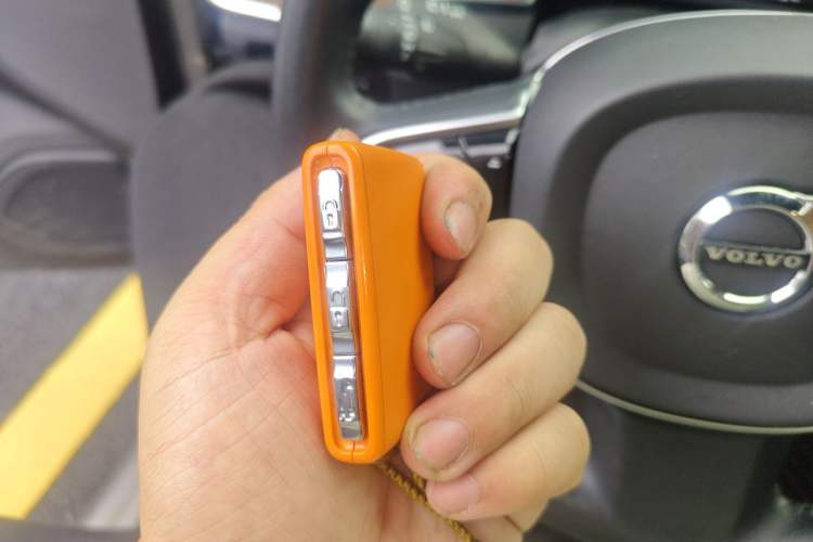 Used Volvo S60 2022 B4 Zhiyuan Luxury Edition Vehicle Key