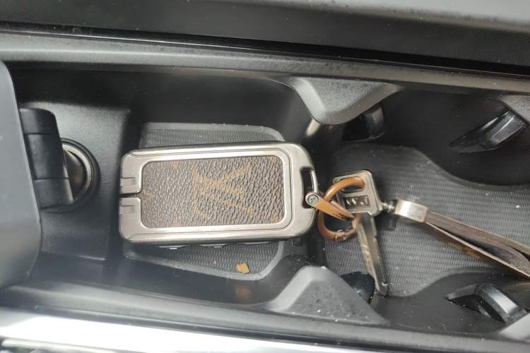 Used Volvo S60 2022 B4 Zhiyi Luxury Edition Vehicle Key