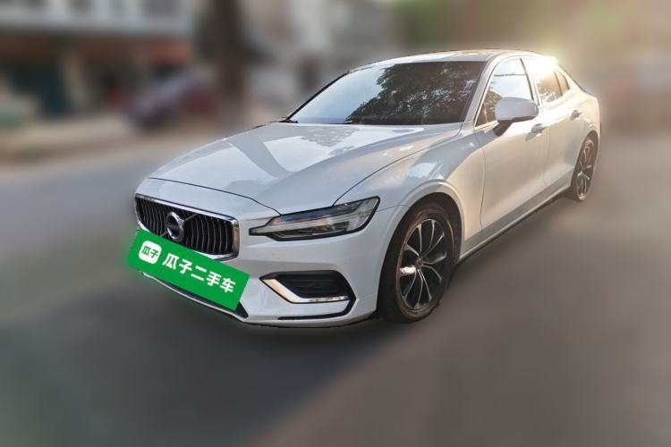 Used Volvo S60 2022 B4 Zhiyi Luxury Edition Guazi used car, China used car export, Used car for sale, Used cars, Cheapest cars for sale