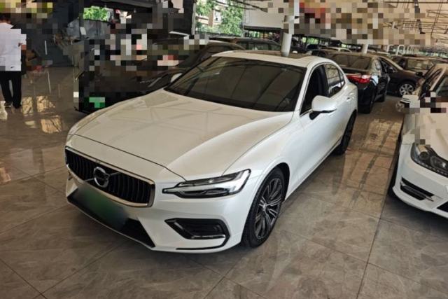 Used Volvo S60 2022 B4 Zhiyuan Luxury Edition