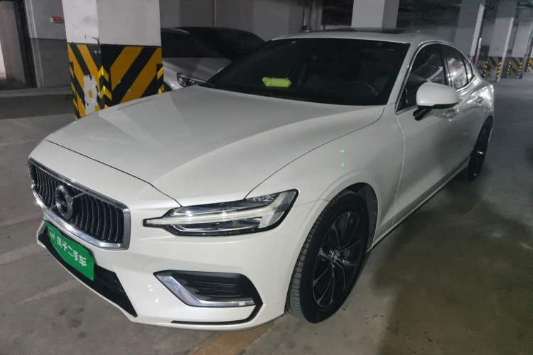 Used Volvo S60 2022 B4 Zhiyi Luxury Edition Guazi used car, China used car export, Used car for sale, Used cars, Cheapest cars for sale