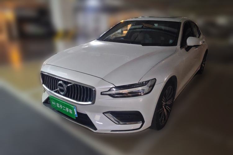 Used Volvo S60 2022 B4 Zhiyuan Luxury Edition Guazi used car, China used car export, Used car for sale, Used  cars, Cheapest cars for sale