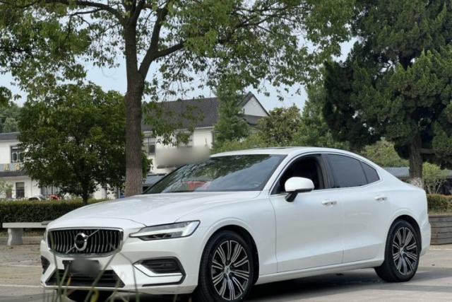 Used Volvo S60 2022 B4 Zhiyuan Luxury Edition