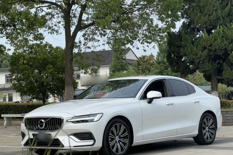 Used Volvo S60 2022 B4 Zhiyuan Luxury Edition Guazi used car, China used car export, Used car for sale, Used  cars, Cheapest cars for sale