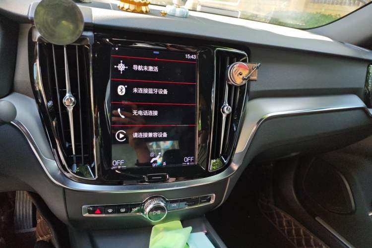 Used Volvo S60 2022 B4 Zhiyi Luxury Edition Audio And AC Panel