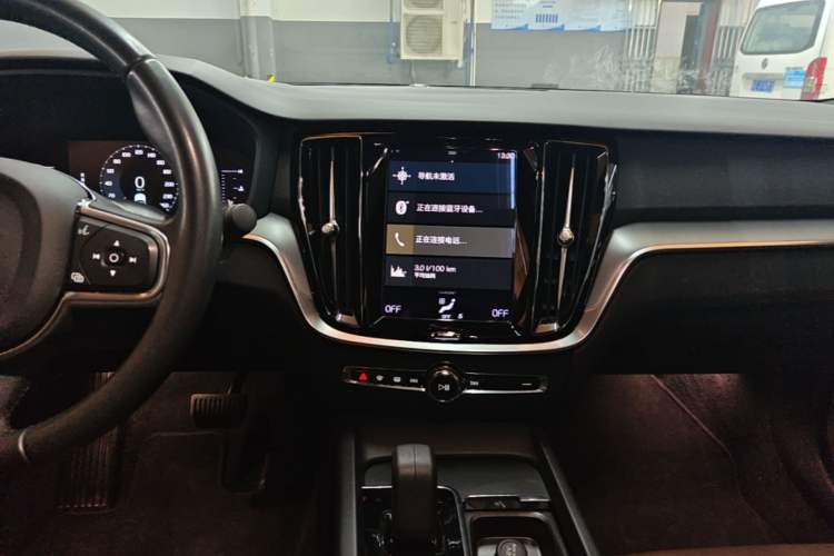 Used Volvo S60 2022 B4 Zhiyi Luxury Edition Audio And AC Panel