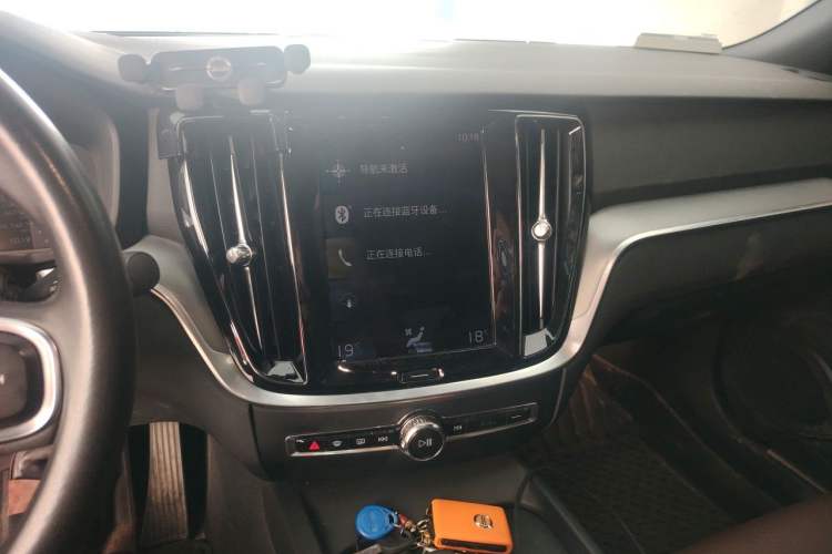 Used Volvo S60 2022 B4 Zhiyi Luxury Edition Audio And AC Panel