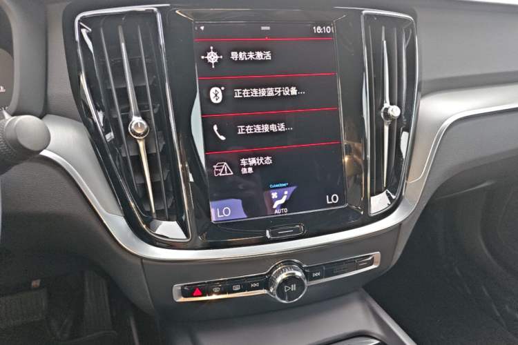 Used Volvo S60 2022 B4 Zhiyi Luxury Edition Audio And AC Panel