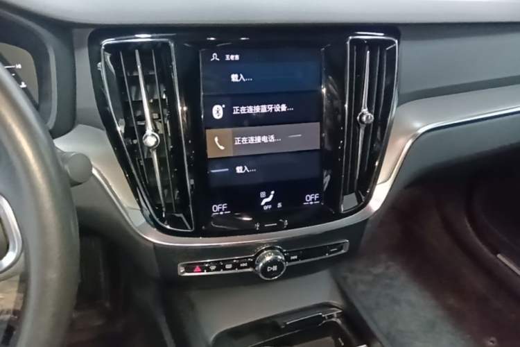 Used Volvo S60 2022 B4 Zhiyi Luxury Edition Audio And AC Panel