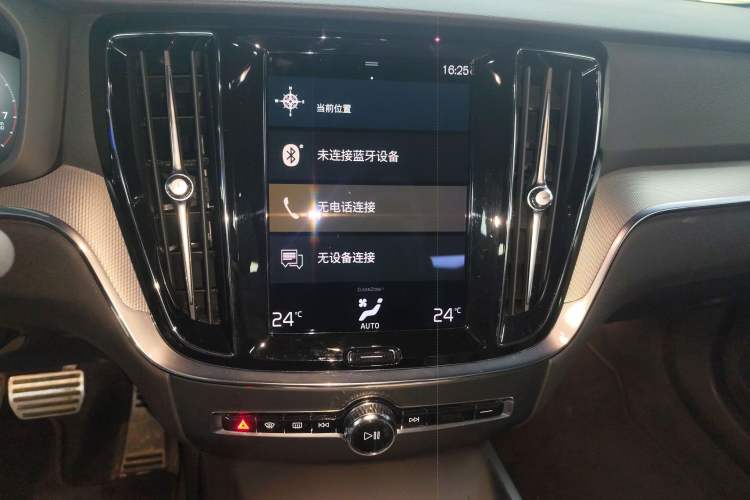 Used Volvo S60 2022 B4 Zhiyuan Sport Edition Audio And AC Panel