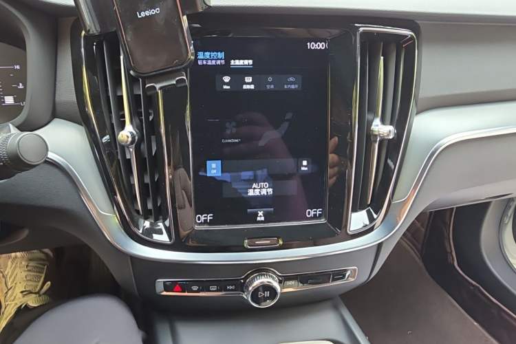 Used Volvo S60 2022 B3 Smart Drive Luxury Edition Audio And AC Panel