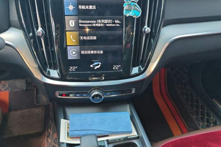 Used Volvo S60 2022 B4 Zhiyi Luxury Edition Audio And AC Panel
