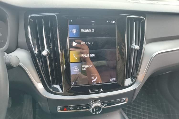 Used Volvo S60 2022 B4 Zhiyi Luxury Edition Audio And AC Panel