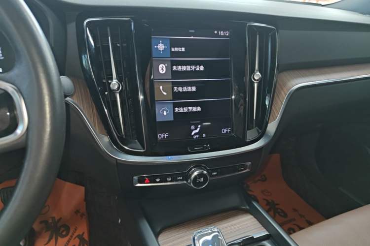 Used Volvo S60 2022 B4 Zhiyuan Luxury Edition Audio And AC Panel