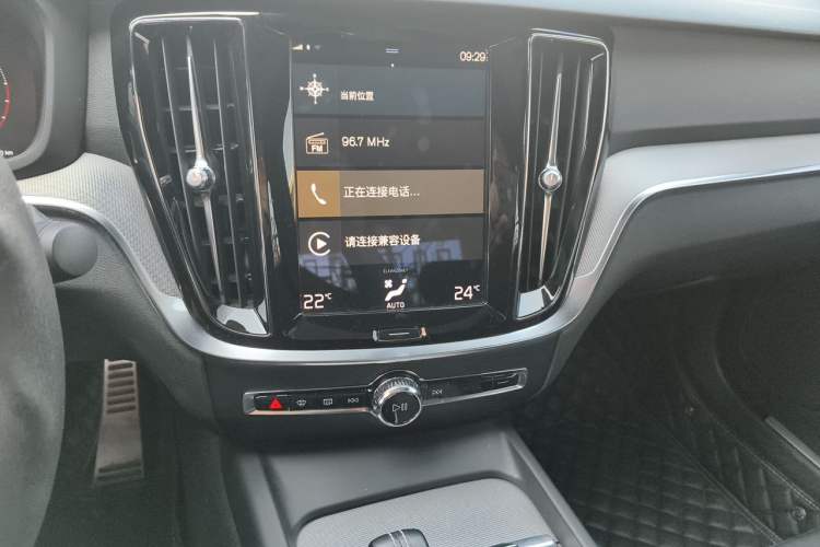 Used Volvo S60 2022 B4 Zhiyuan Sport Edition Audio And AC Panel