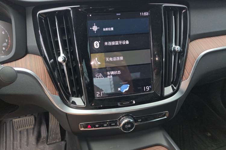 Used Volvo S60 2022 B4 Zhiyuan Luxury Edition Audio And AC Panel