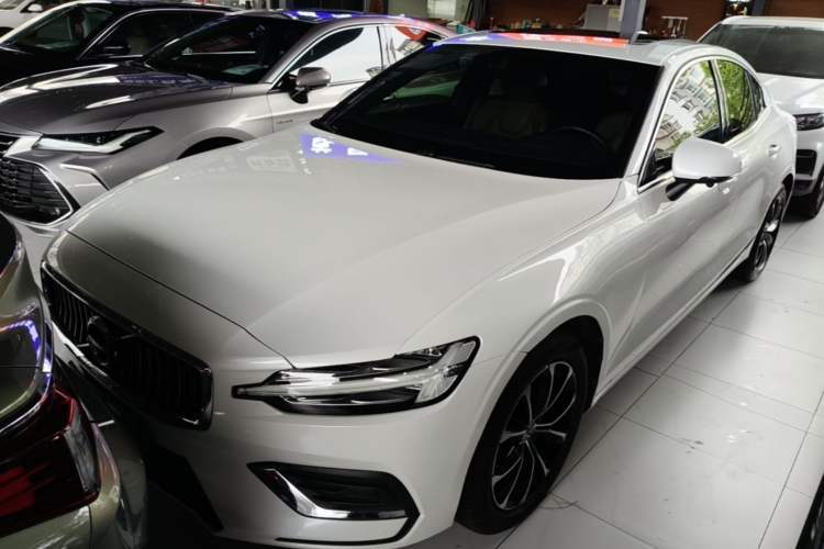 Used Volvo S60 2022 B4 Zhiyi Luxury Edition Guazi used car, China used car export, Used car for sale, Used cars, Cheapest cars for sale