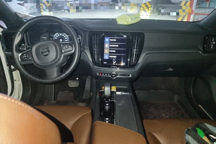 Used Volvo S60 2022 B4 Zhiyi Luxury Edition Center Console