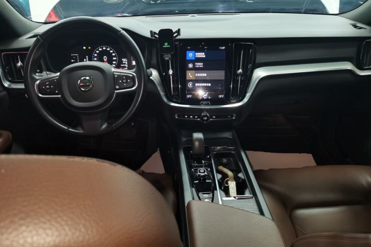 Used Volvo S60 2022 B4 Zhiyi Luxury Edition Center Console