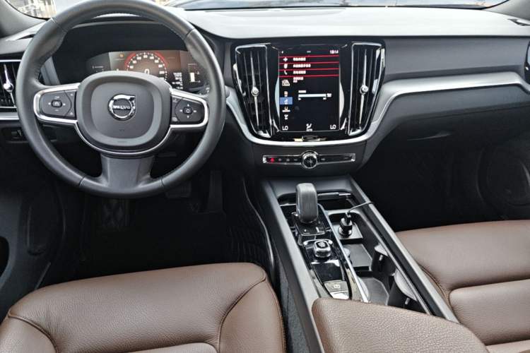 Used Volvo S60 2022 B4 Zhiyi Luxury Edition Center Console