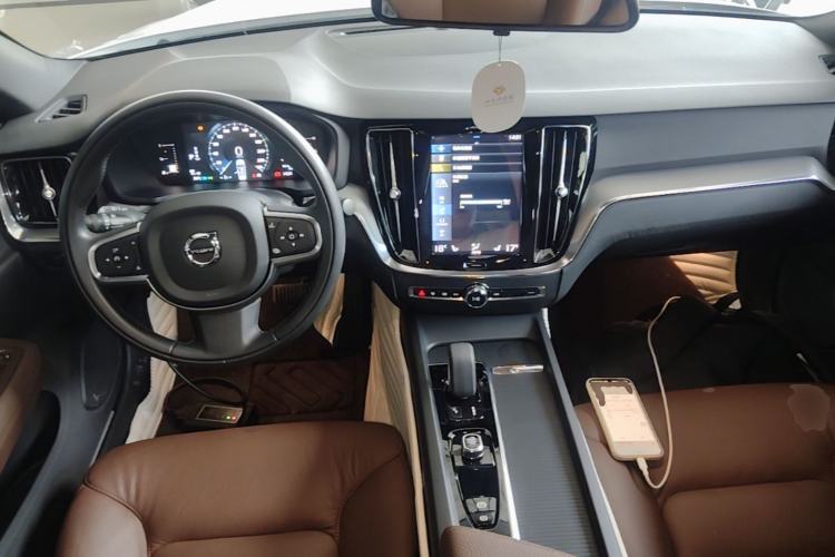 Used Volvo S60 2022 B4 Zhiyi Luxury Edition Center Console
