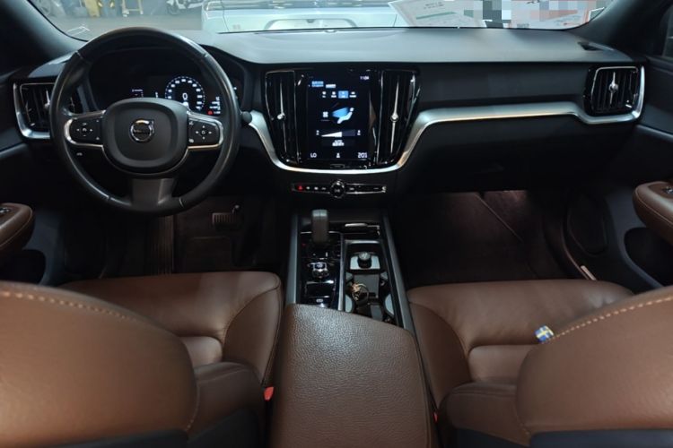 Used Volvo S60 2022 B4 Zhiyi Luxury Edition Center Console