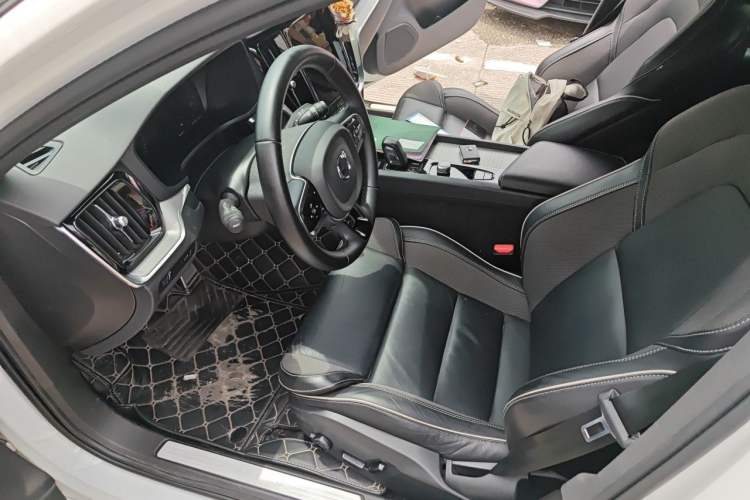 Used Volvo S60 2022 B4 Zhiyuan Sport Edition Driver Seat