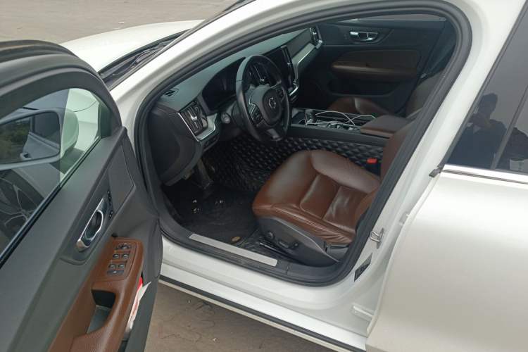 Used Volvo S60 2022 B4 Zhiyi Luxury Edition Driver Seat