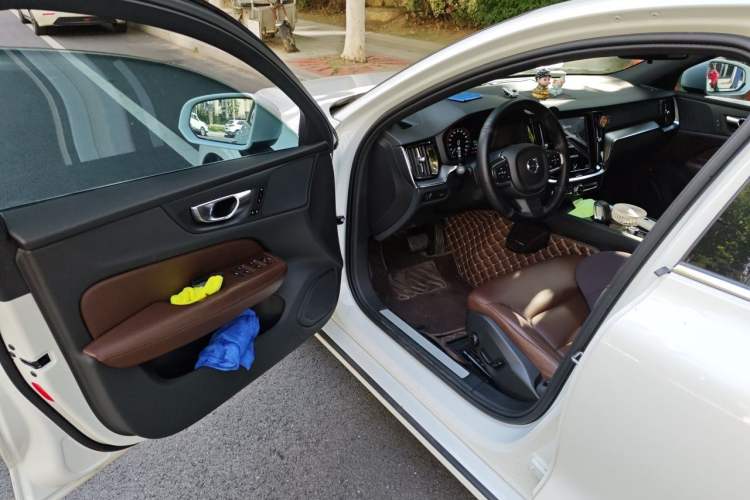 Used Volvo S60 2022 B4 Zhiyi Luxury Edition Driver Seat