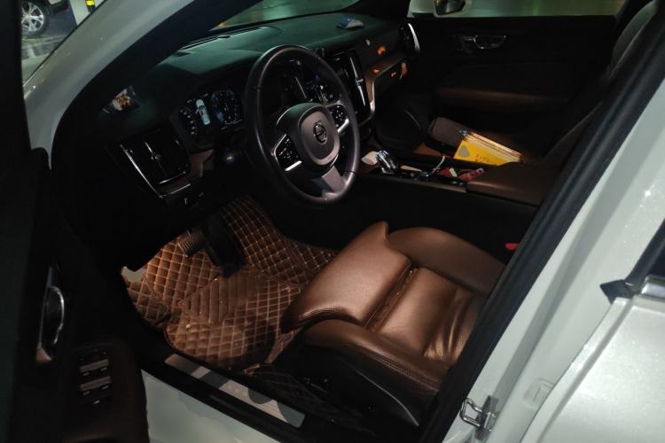 Used Volvo S60 2022 B4 Zhiyuan Luxury Edition Driver Seat