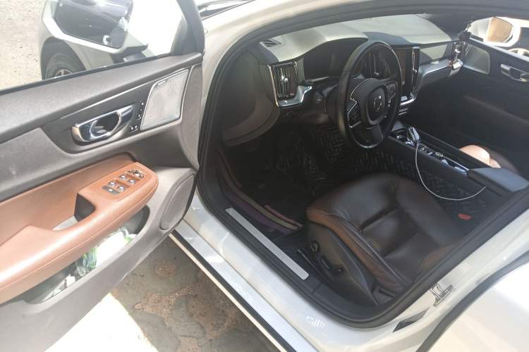 Used Volvo S60 2022 B4 Zhiyi Luxury Edition Driver Seat