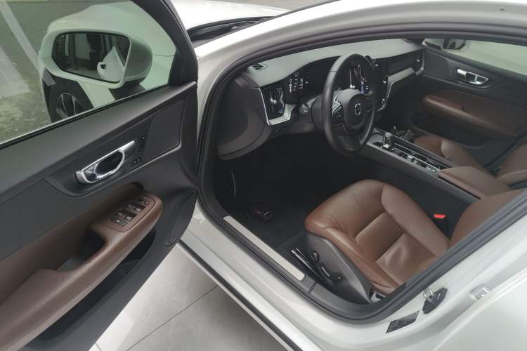Used Volvo S60 2022 B4 Zhiyi Luxury Edition Driver Seat