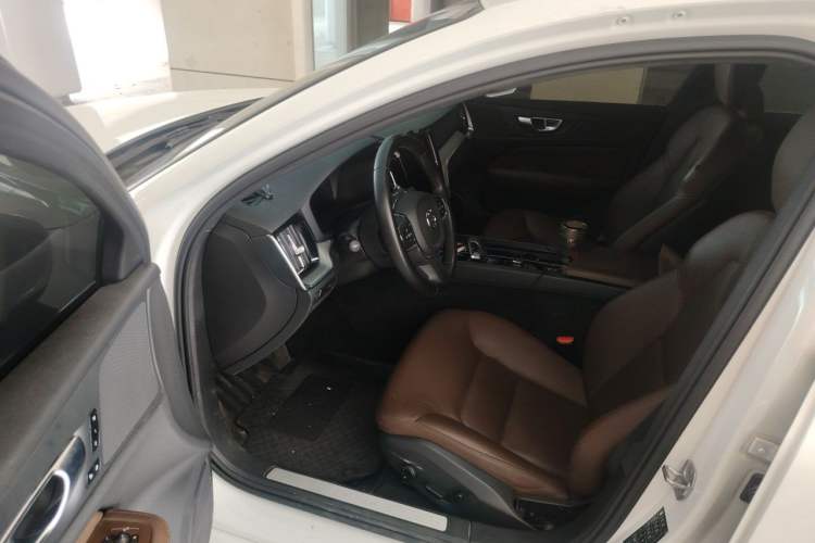Used Volvo S60 2022 B4 Zhiyi Luxury Edition Driver Seat