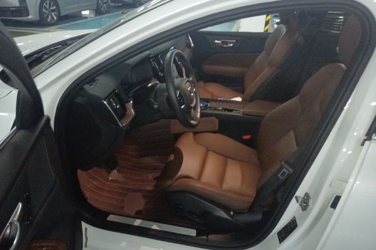 Used Volvo S60 2022 B4 Zhiyuan Luxury Edition Driver Seat