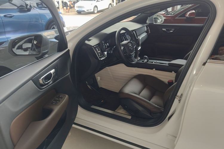 Used Volvo S60 2022 B4 Zhiyi Luxury Edition Driver Seat