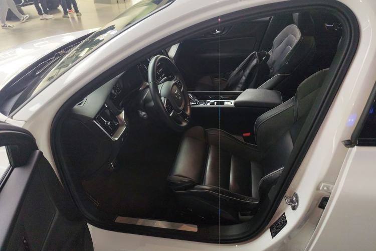 Used Volvo S60 2022 B4 Zhiyuan Sport Edition Driver Seat