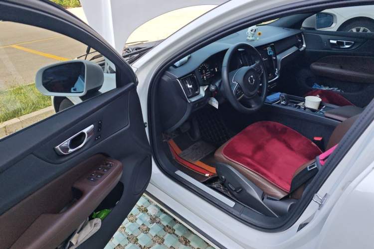 Used Volvo S60 2022 B4 Zhiyi Luxury Edition Driver Seat