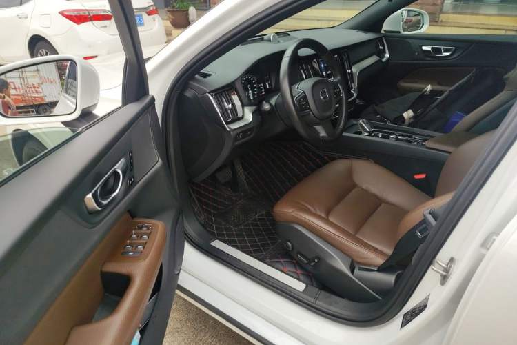Used Volvo S60 2022 B4 Zhiyi Luxury Edition Driver Seat