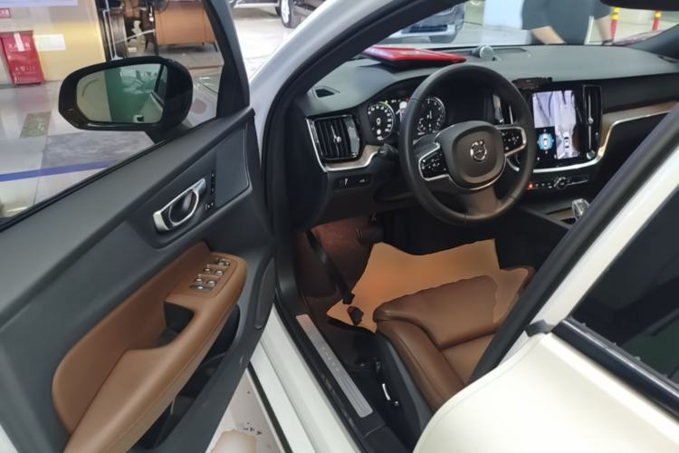 Used Volvo S60 2022 B4 Zhiyuan Luxury Edition Driver Seat