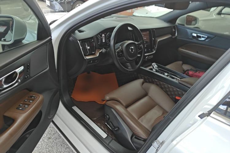 Used Volvo S60 2022 B4 Zhiyuan Luxury Edition Driver Seat
