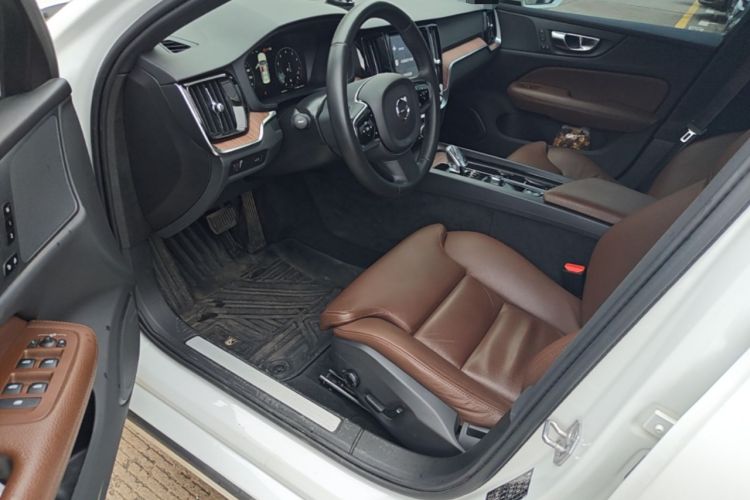 Used Volvo S60 2022 B4 Zhiyuan Luxury Edition Driver Seat