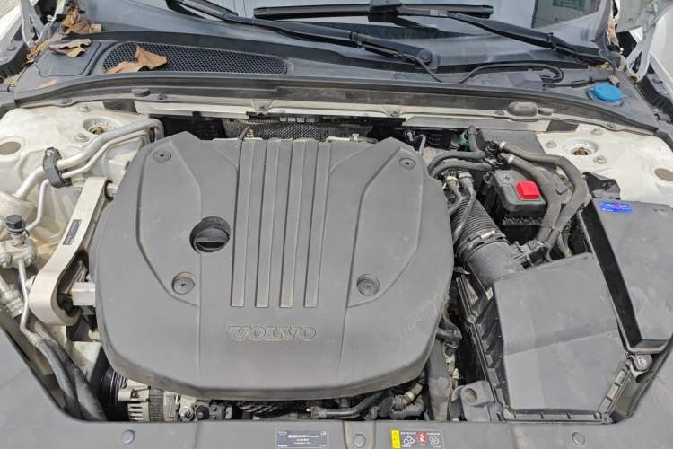 Used Volvo S60 2022 B4 Zhiyuan Sport Edition Engine Bay