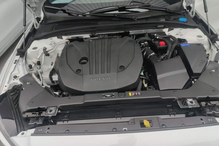 Used Volvo S60 2022 B4 Zhiyi Luxury Edition Engine Bay
