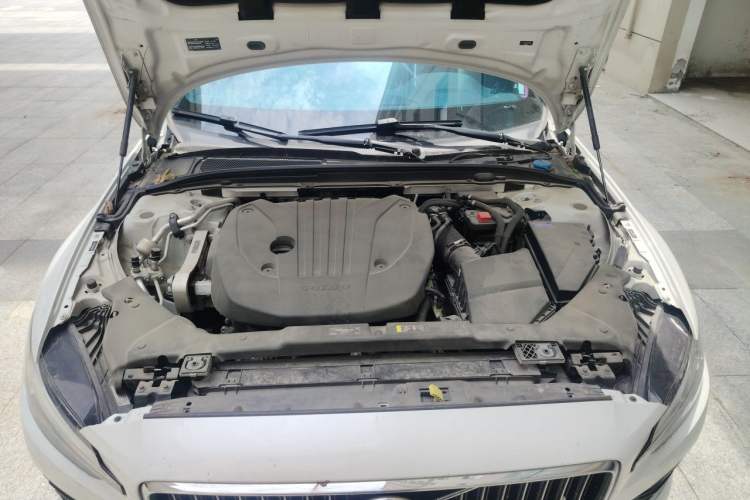 Used Volvo S60 2022 B4 Zhiyi Luxury Edition Engine Bay