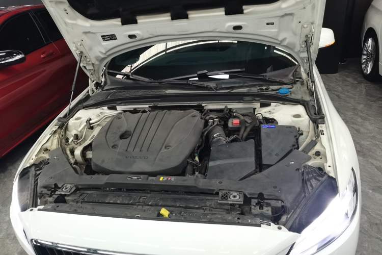 Used Volvo S60 2022 B4 Zhiyi Luxury Edition Engine Bay