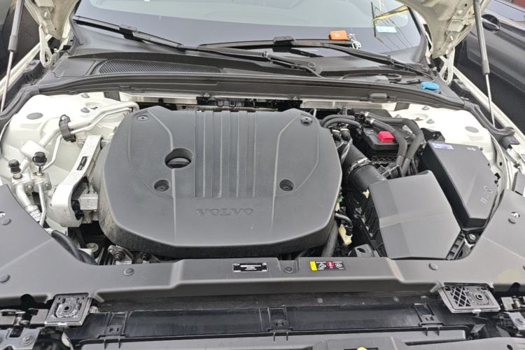 Used Volvo S60 2022 B4 Zhiyi Luxury Edition Engine Bay