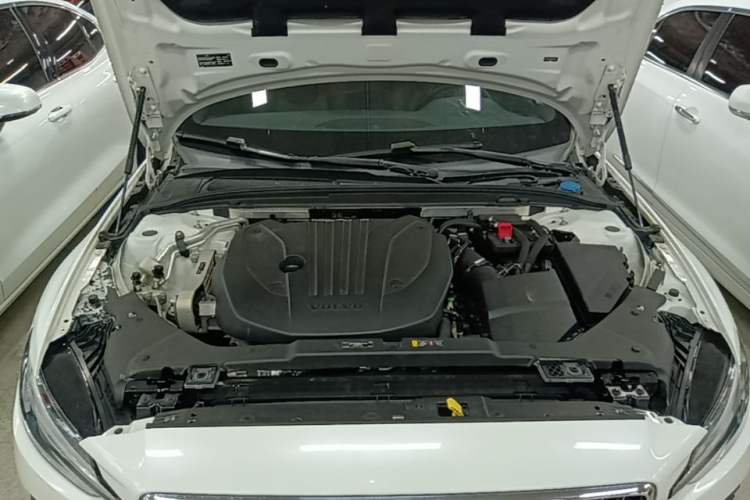 Used Volvo S60 2022 B4 Zhiyi Luxury Edition Engine Bay
